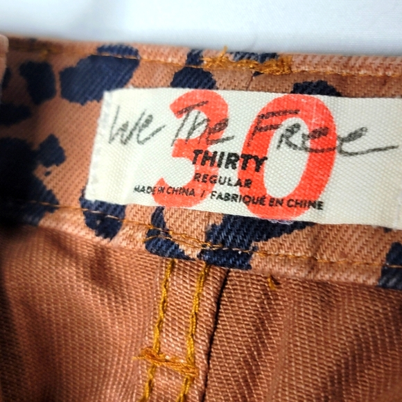 Free People Animal Print Front Zip Mini Size 30 #430 - Picture 3 of 7